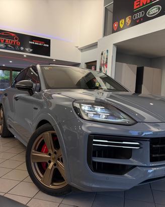 Porsche Cayenne 4.0 V8 Turbo E-Hybrid turbo 740cv