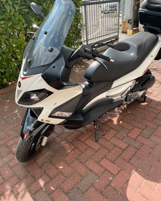 APRILIA SR MAX 300 IE