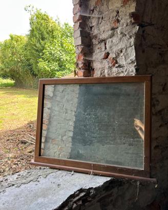 Specchio a muro in legno