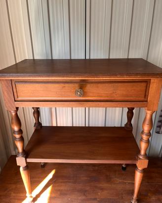 Comodino in legno