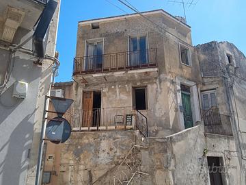 Casa da ristrutturare a modica alta
