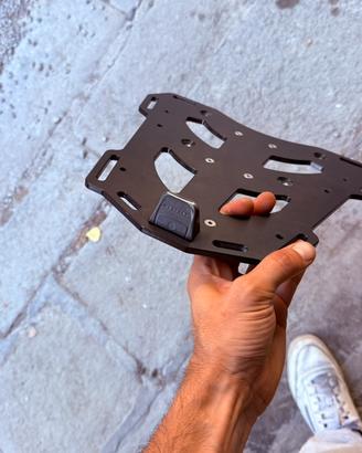 Piastra bauletto per KTM 890 / 790 / Norden 901