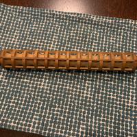 Mattarello vintage in legno per ravioli
