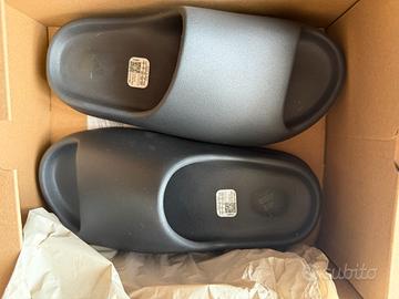 Yeezy Slide Onyx n.40.5