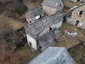 Baita + terreno in Alpe Ompio