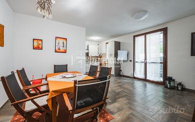 Villa a Schiera a Correggio 5 locali