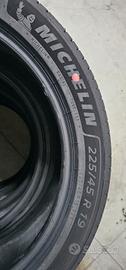4 Pneumatici estivi Michelin 225/45 R19