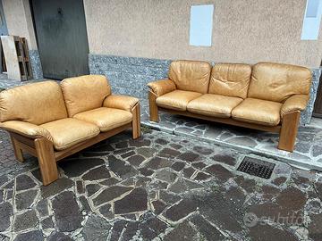 Set divani vintage in pelle e legno