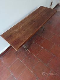 Tavolino basso in legno e ferro