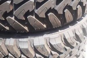 Coppia di pneumatici nuovi 33 12.50 18 toyo