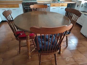 Tavolo in rovere con sedie