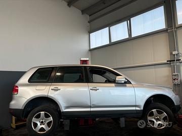 Vw tuareg 2.5 tdi per ricambi