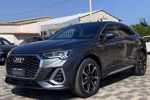 Audi Q3 SPB S Line interno ed esterno 2.0 TDI...