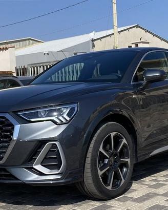 Audi Q3 SPB S Line interno ed esterno 2.0 TDI...