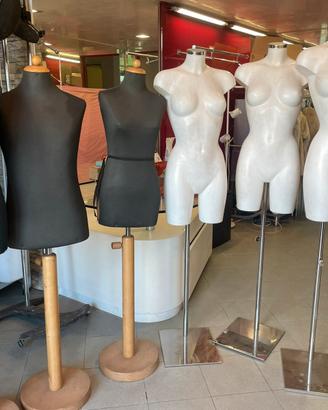 Manichini donna e uomo