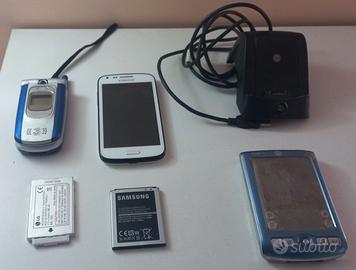 2 telefoni + 1 palmare vintage