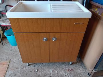 Mobile da cucina con lavello