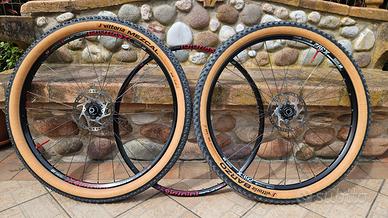 Ruote DT Swiss 29 Boost + Vittoria Barzo/Mezcal