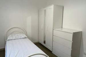 Stanza per studentesse universitarie