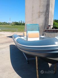 gommone 6mt completo di motore e carrello stradale
