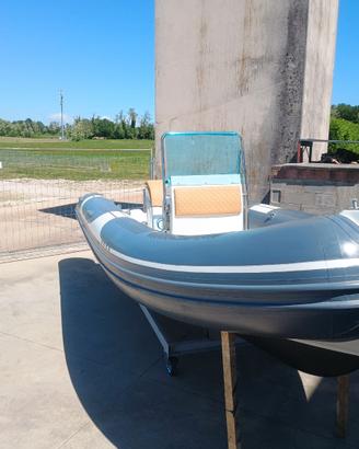 gommone 6mt completo di motore e carrello stradale