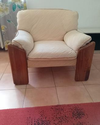 poltrona vintage anni 70 in legno robusto
