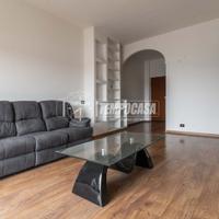 GORLA MAGGIORE - TRILOCALE MAGAZZINO E CANTINA