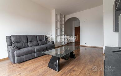 GORLA MAGGIORE - TRILOCALE MAGAZZINO E CANTINA