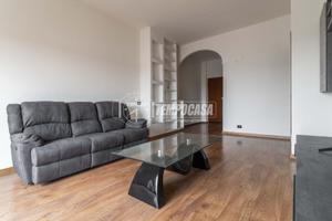 GORLA MAGGIORE - TRILOCALE MAGAZZINO E CANTINA