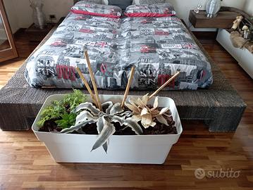 Struttura letto in legno stile etnico 