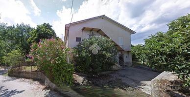 CASA SEMINDIPENDENTE A FONTECHIARI