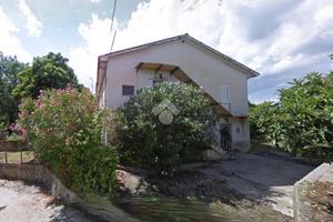 CASA SEMINDIPENDENTE A FONTECHIARI