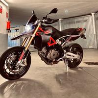 Aprilia Dorsoduro Factory 750