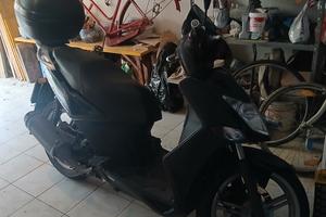 scooter kymko Agility 200 anno 2014