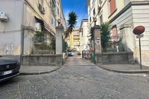 3 LOCALI A NAPOLI