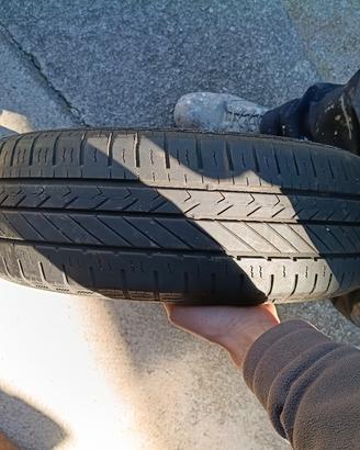 Gomme estive auto