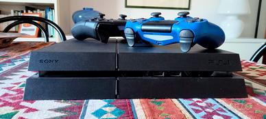 PlayStation 4 + 2 controller +  12 giochi