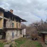Grande casolare indipendente a 45 minuti da Torino