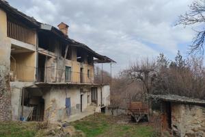 Grande casolare indipendente a 45 minuti da Torino