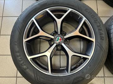Cerchi in lega 19 originali alfa Stelvio con gomme