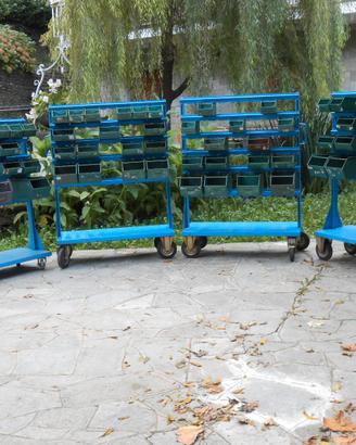 CARRELLI PORTAMINUTERIA
