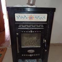 Stufa a legna con ceramica