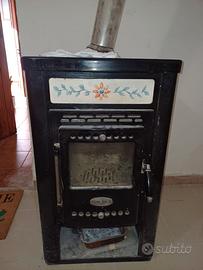 Stufa a legna con ceramica