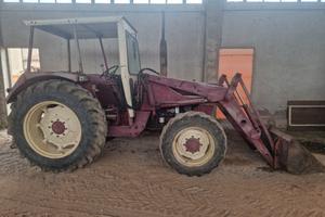 TRATTORE AGRICOLO USATO INTERNATIONAL 644 DT