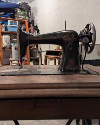 macchina per cucire Singer anno 1910