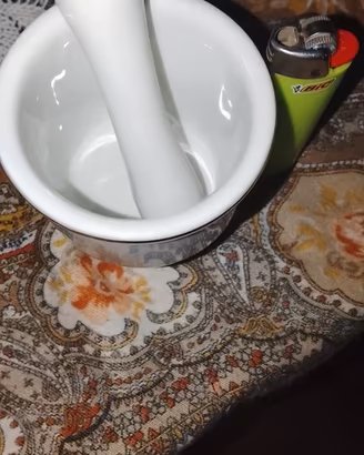 mortaio in ceramica italiana da collezione e oro