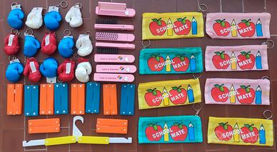 Lotto 40 gadget segnaposto chiudifesta portachiavi