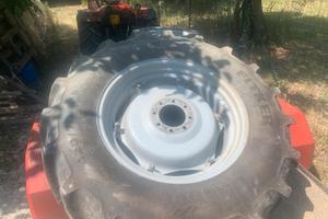 Gomme e cerchi trattore