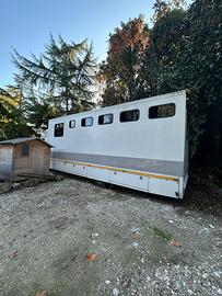 Van trasporto 6 cavalli con living