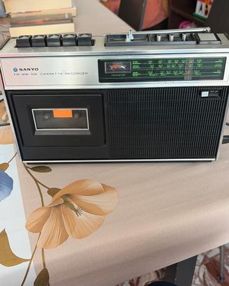 registratore a cassette vintage Sanyo M2419LG